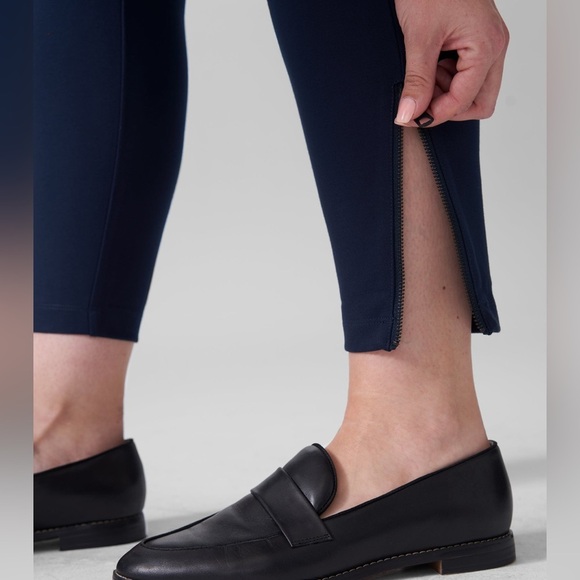 Universal Standard Moro Pocket Signature Ankle Zip Ponte Pants in Blue - Sz 6-8 - Picture 3 of 11